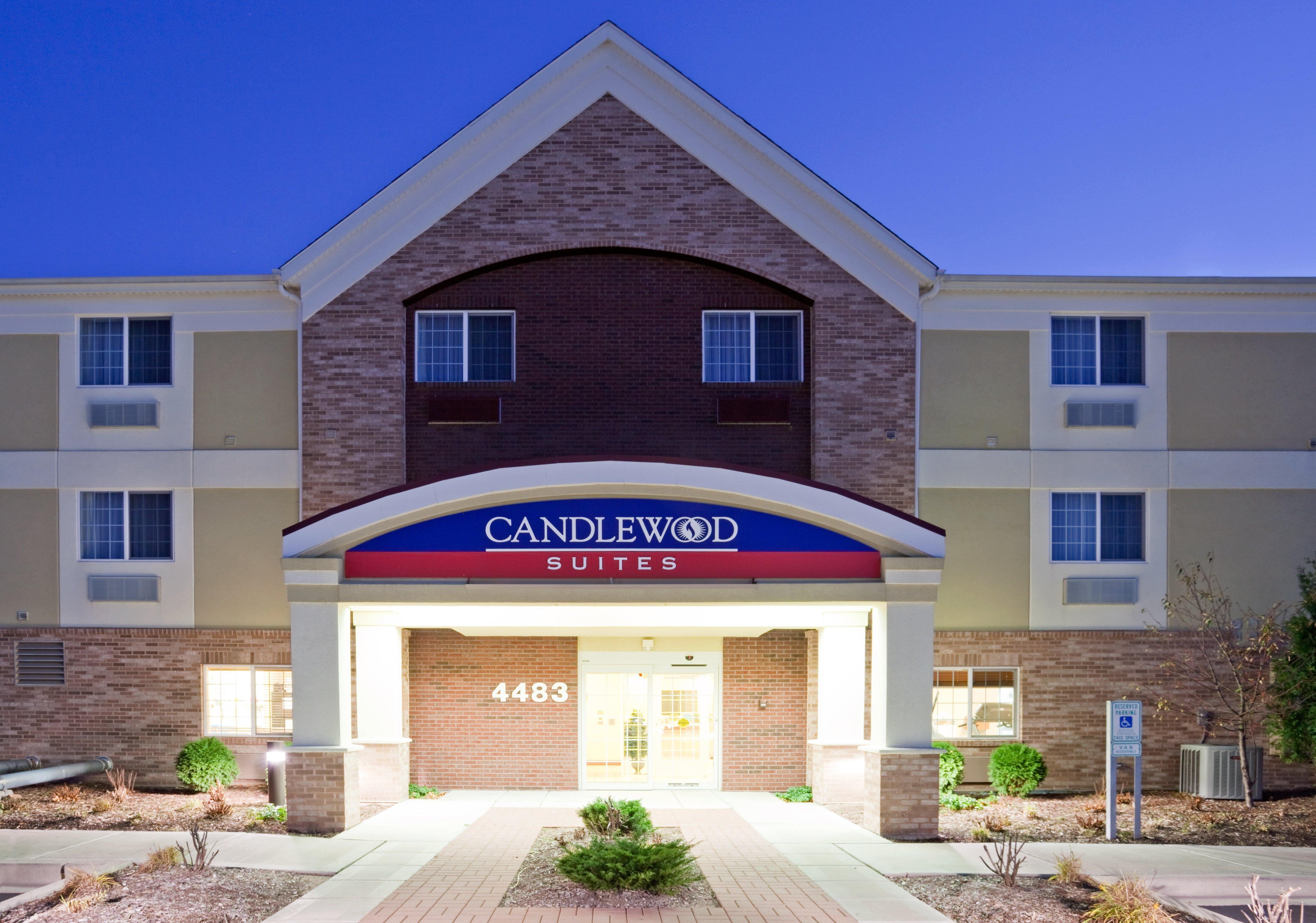 Candlewood Suites Milwaukee Brown Deer, An Ihg Hotel Exterior photo