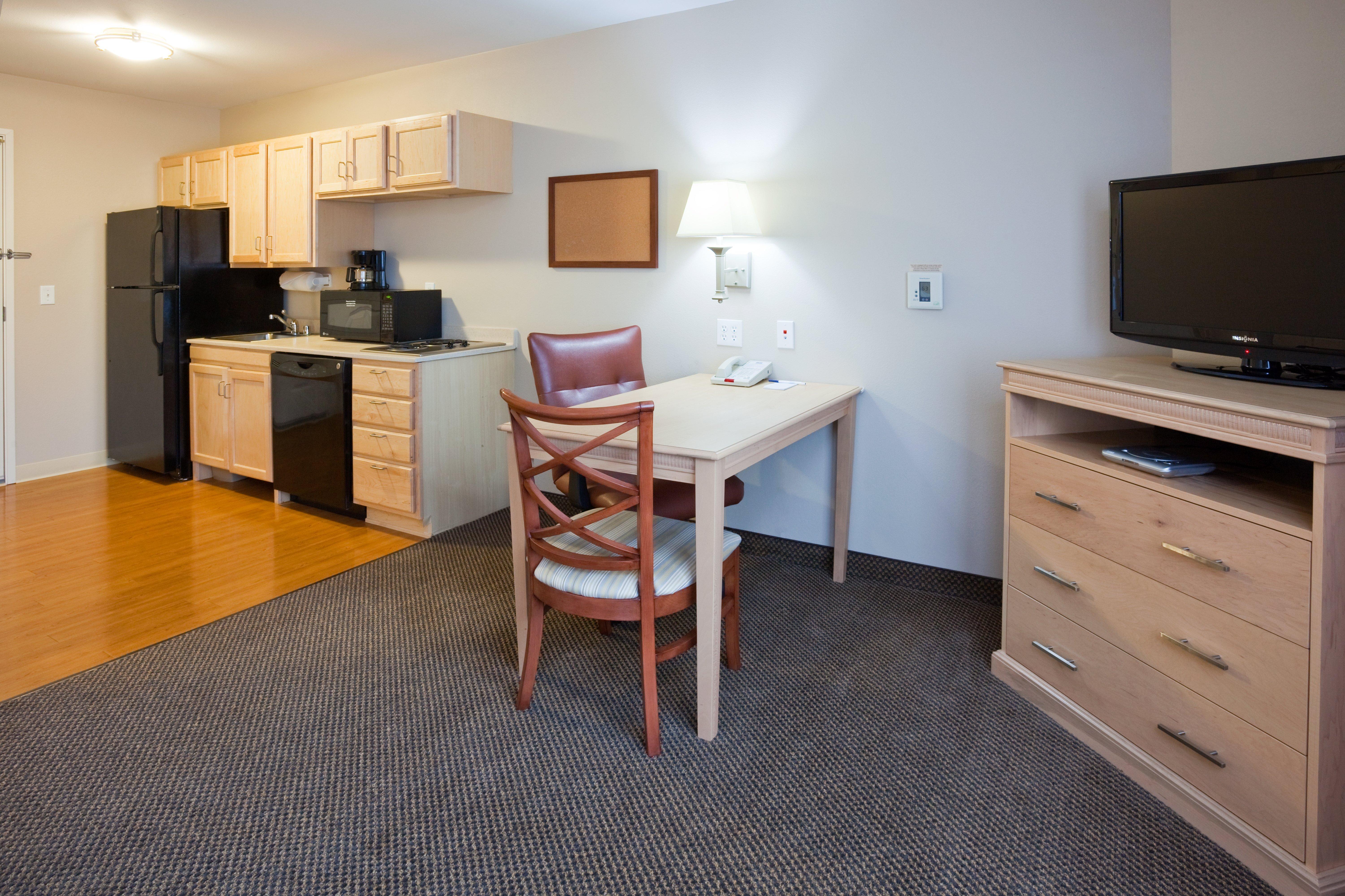 Candlewood Suites Milwaukee Brown Deer, An Ihg Hotel Exterior photo