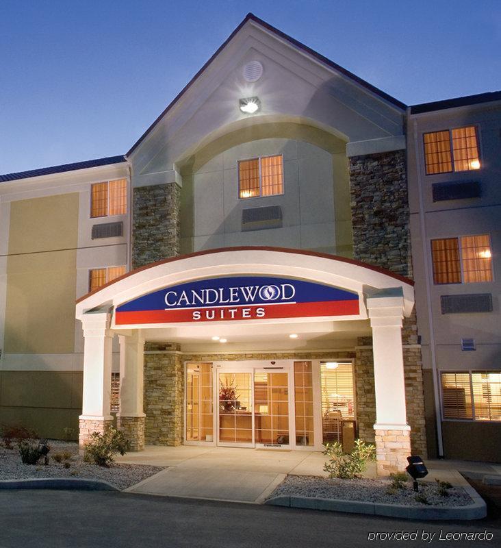 Candlewood Suites Milwaukee Brown Deer, An Ihg Hotel Exterior photo